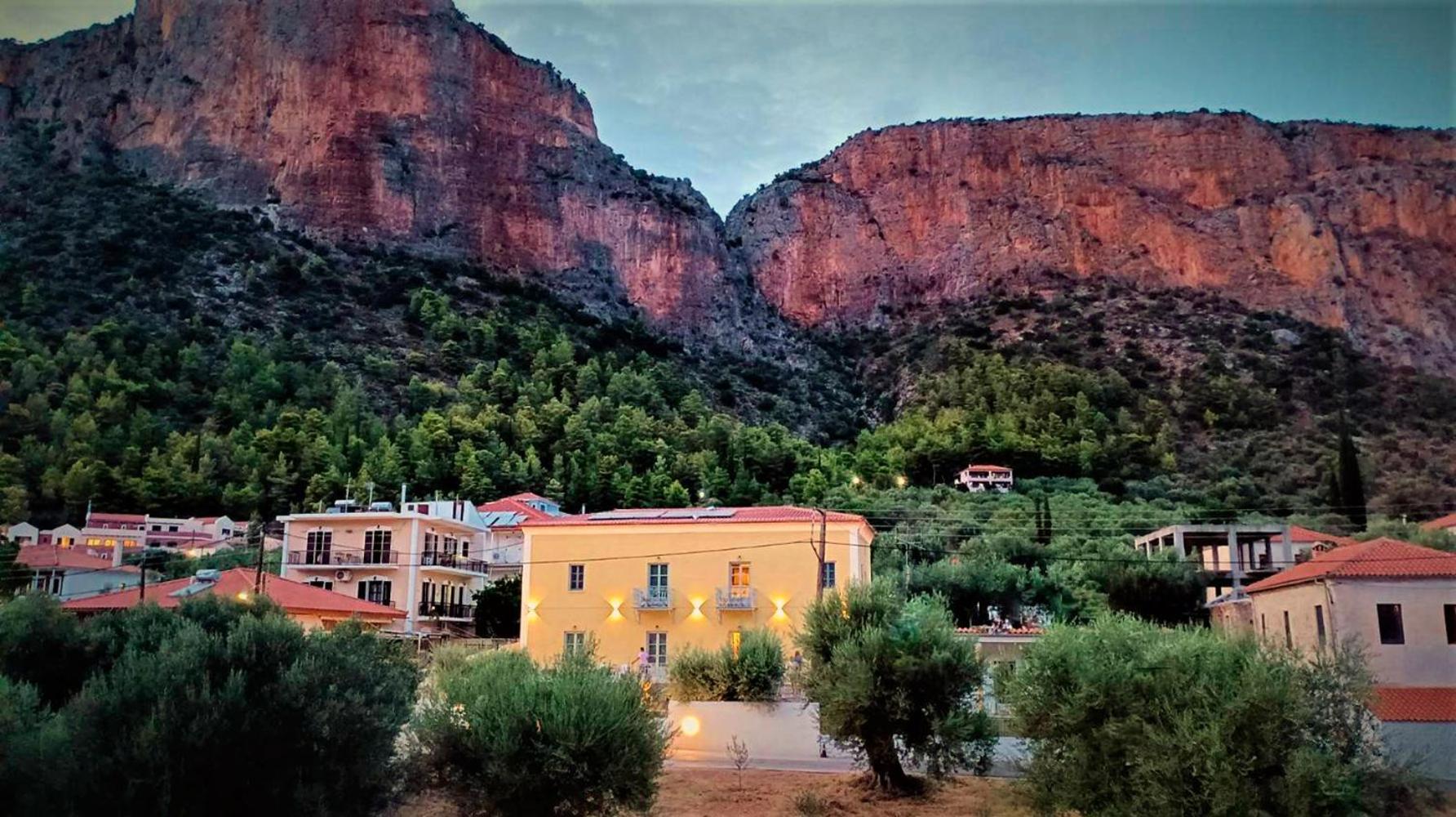 Kraka Apartments Λεωνίδιο Εξωτερικό φωτογραφία